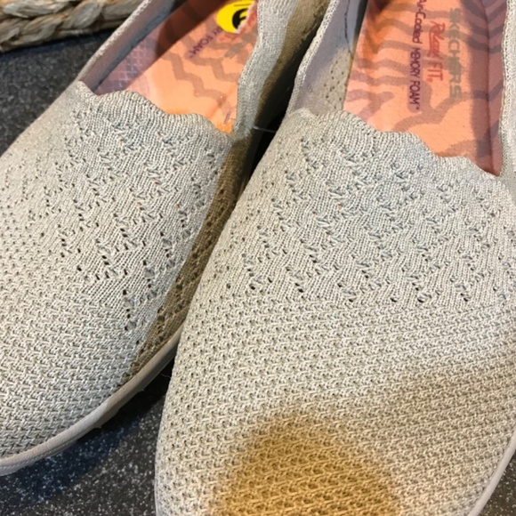 Skechers Cream and Gray Flats Sporty Slip-On Loafers - Size 9 - Picture 12 of 13